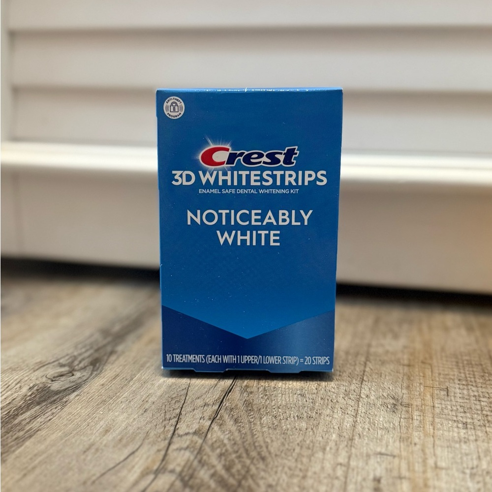 Brand New Crest 3D WhiteStrips Noticeably White - 10 Treatments - Sealed Box